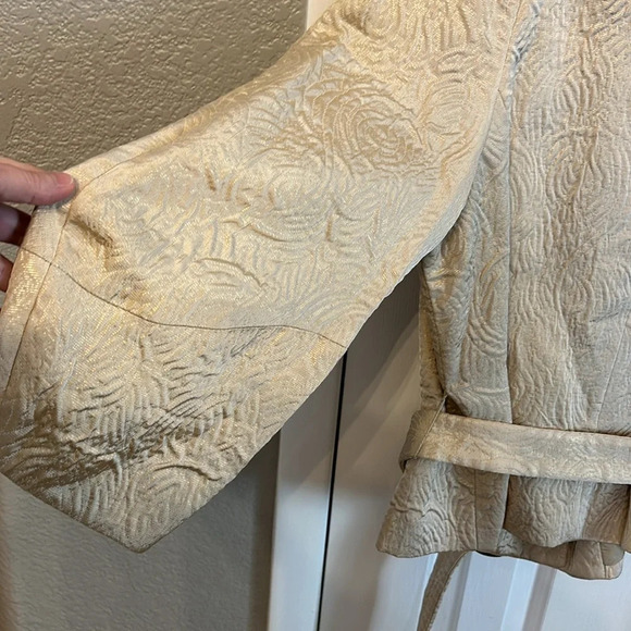 Jones New York Women’s (L) Gold Metallic Belted 3/4Sleeve Textured Blazer Jacket - Picture 3 of 8